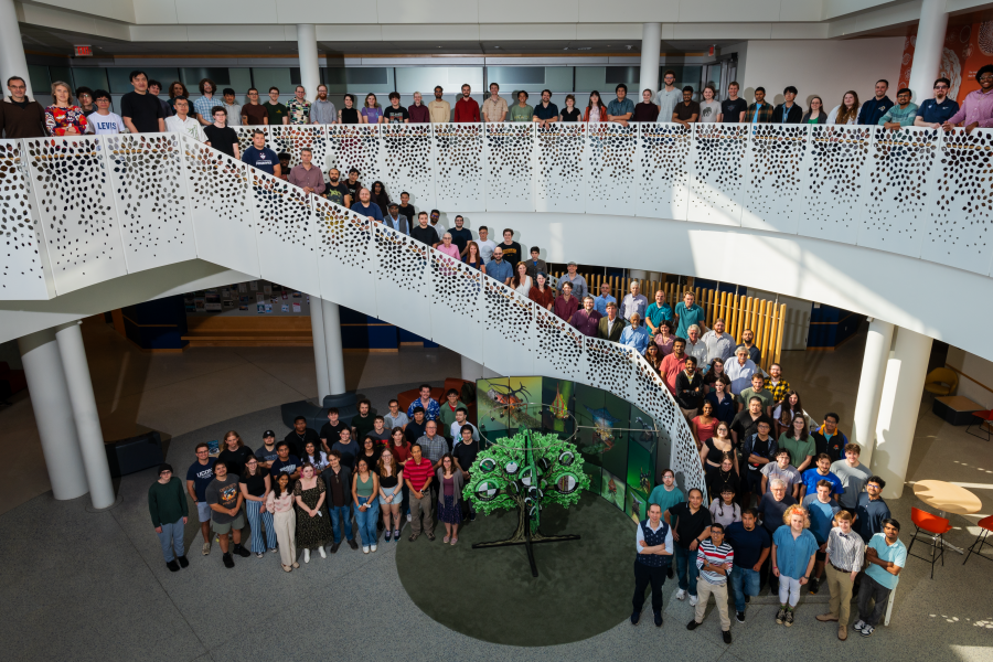 PhysicsGroupPhotoFall2024